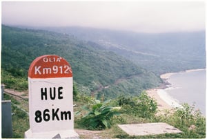Cột mốc Km trên đèo Hải Vân