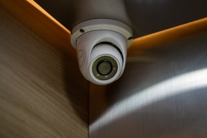 Camera giám sát trong thang máy