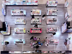 Booth mỹ phẩm trong mall