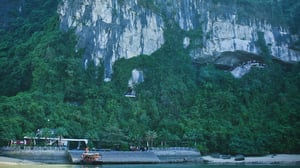 Hang Sửng Sốt, Hạ Long
