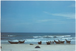 Những chiếc thuyền chờ ra khơi