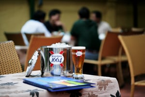 Setup xô đá, ly bia phục vụ Kronenbourg 1664