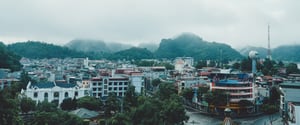 Thành phố Sơn La trong sương sớm