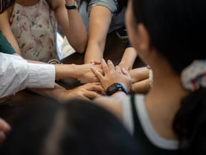 Team-work, all hands.