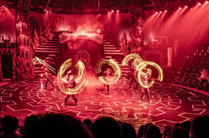 Vở xiếc "Vùng đất Kỳ bí" (phân cảnh "Thần lửa")