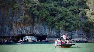 Hang Luồn, Hạ Long