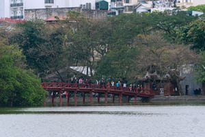 Cầu Thê Húc