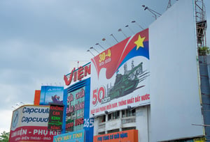 Ô nhiễm quảng cáo