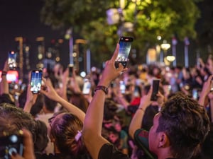 Quay phim chụp hình drone