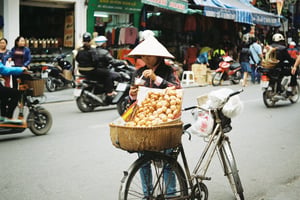 Gánh bánh cam ở Hà Nội