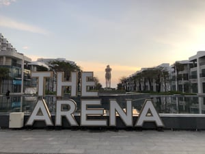 Tượng tình nhân biết đi Ali và Nino tại The Arena Cam Ranh