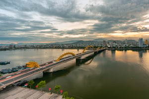 Rồng lượn trên sông