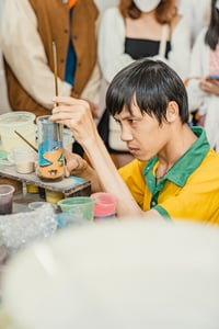 Vẽ tranh cát trong ly