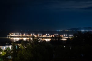 Hamptons Pier Hồ Tràm by night