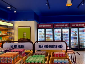 Khu vực tủ mát các sản phẩm Vinamilk