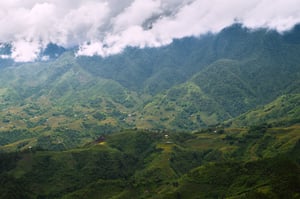 Mây trắng núi xanh