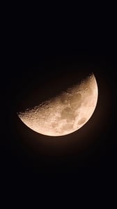 Half Moon Shot