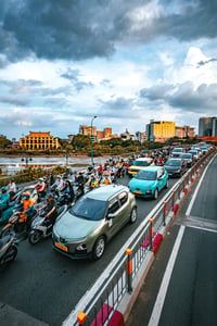 Bến Nhà Rồng, cầu Nguyễn Tất Thành giờ cao điểm