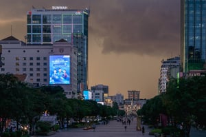 Quảng cáo OOH trên phố đi bộ Nguyễn Huệ