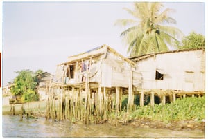 Ngôi nhà sàn ven sông Cần Thơ