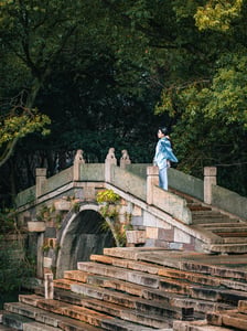 Lonely Girl in Wuzhen