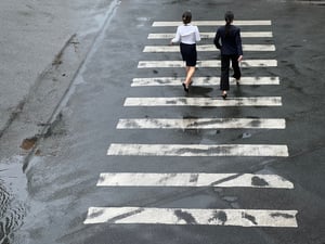 2 ladies in a hurry