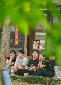 Giới trẻ cafe sáng