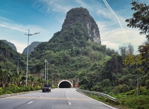 Hầm xuyên núi Hạ Long - Cẩm Phả