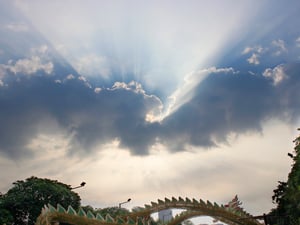 Vầng dương tỏa nắng