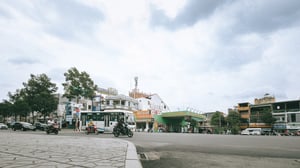 Buổi chiều ngã tư Cách Mạng Tháng 8 – Trường Sơn – Lý Thường Kiệt