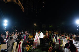 A Modern Outdoor Wedding