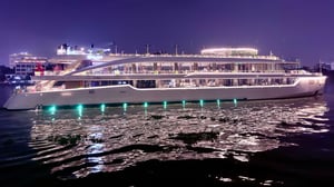 Du thuyền nhà hàng nổi cao cấp Elite trên sông Sài Gòn