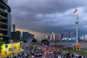 Rush hour on Ben Bach Dang