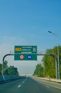 Highway from to Hai Phong Mong Cai
