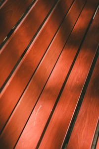 Random Patterns: Thanh ghế gỗ