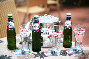 Setup xô đá, ly bia phục vụ Kronenbourg 1664