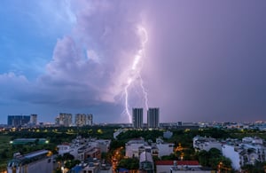 2 luồng sấm sét