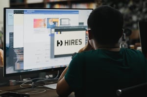 Hires logo designer