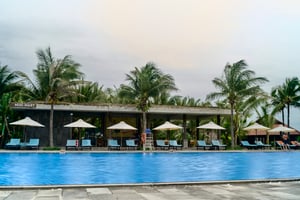 Resort swimming pool with a mini-bar area