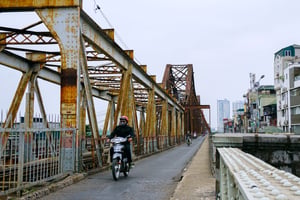 Cầu Long Biên
