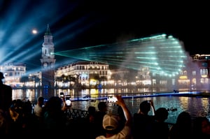 Show trình diễn ánh sáng tại Grand World
