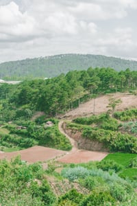 A hill road on Da Quy
