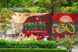 Đường bích họa “Việt Nam tươi đẹp”