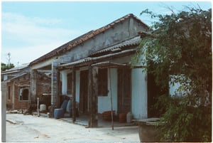 Ngôi nhà cũ